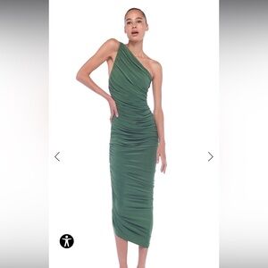 💚 NWT Norma Kamali Green Diana Gown 💚